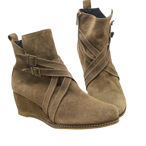 Eric Michael Queen Taupe Suede‎ Zip Wedge Booties - Picture 1 of 13
